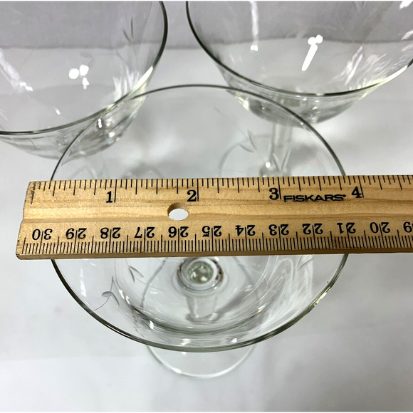 Vintage Glassware 3 Vine Leaf Design Champagne Pedestal Glasses Wedding Party - Picture 5 of 8